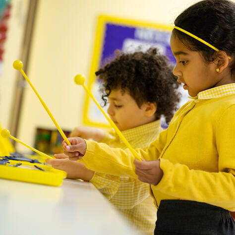 متطلبات القبول | دار حضانة الشمس المشرقة في الكويت - 02 - Small Text And Image