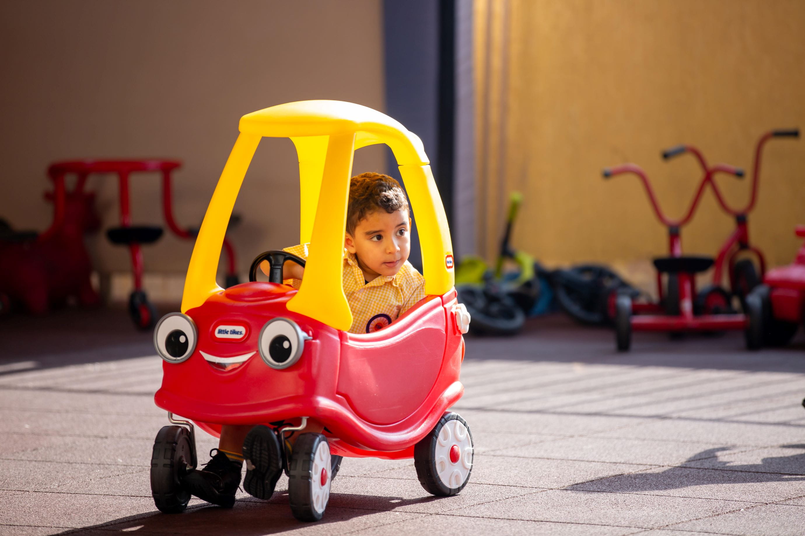 The Sunshine Kindergarten | Nursery in Kuwait | Ages 1-4 - 06 - Feature Cards Pattern