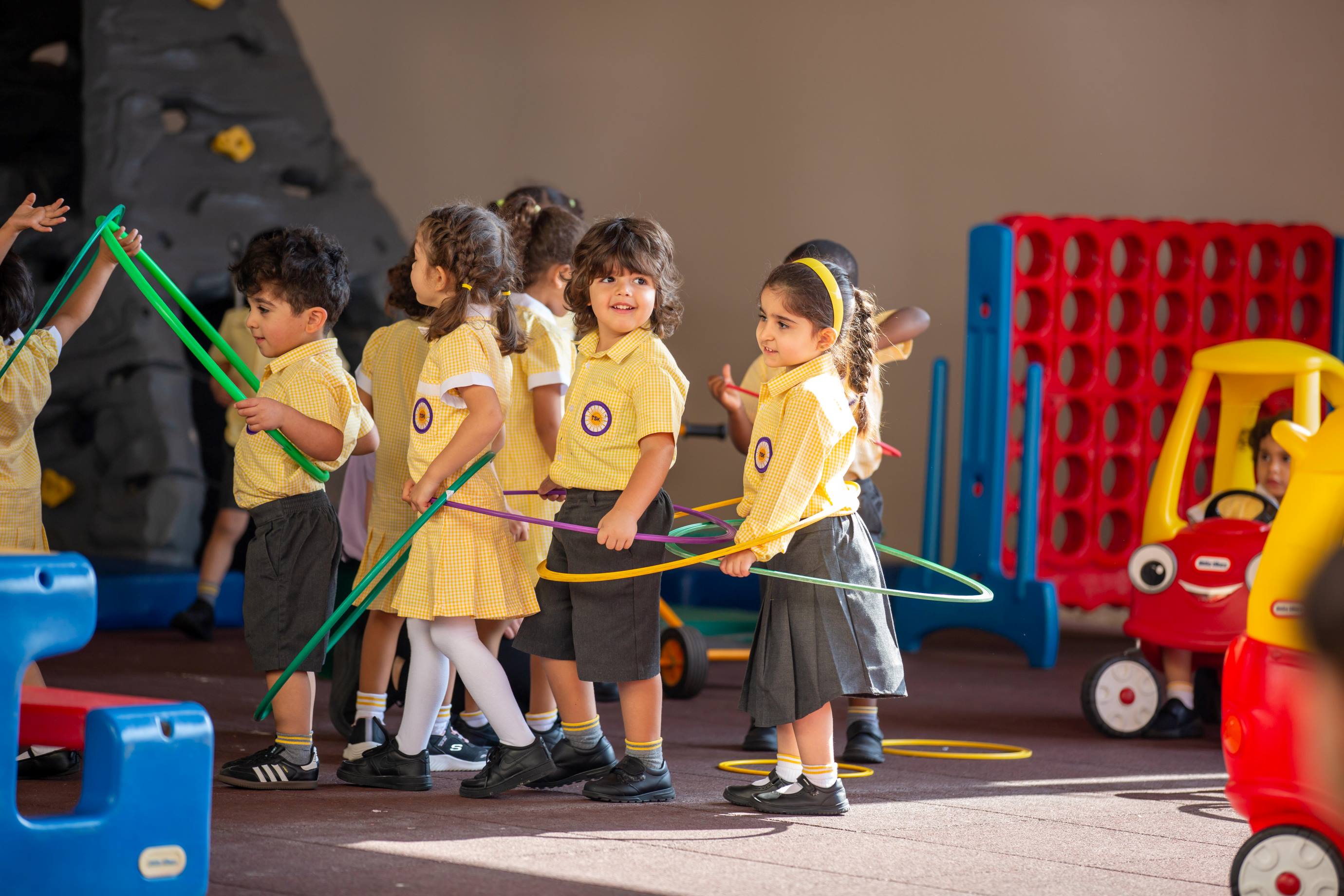 The Sunshine Kindergarten | Nursery in Kuwait | Ages 1-4 - 06 - Feature Cards Pattern