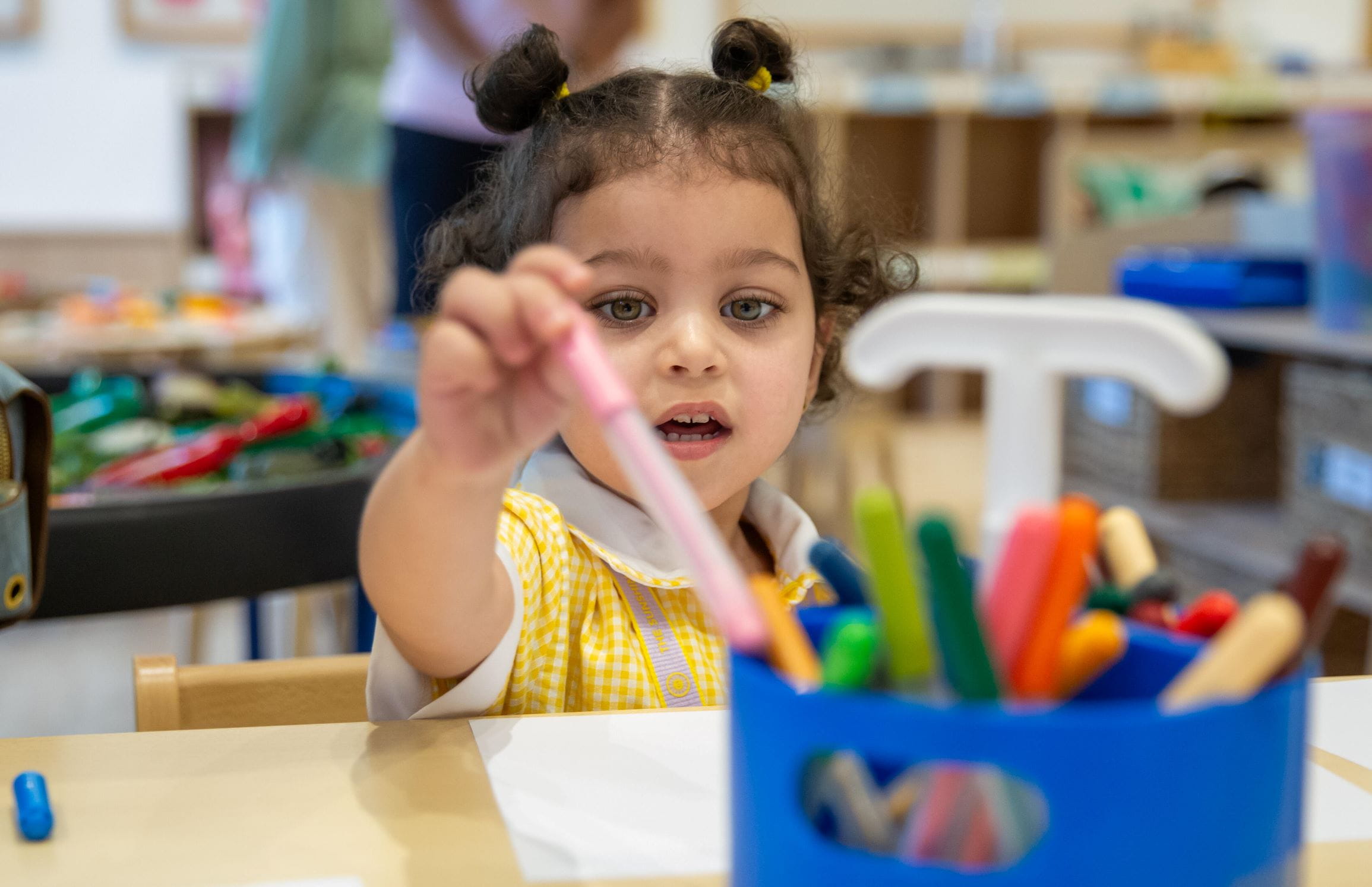 The Sunshine Kindergarten | Nursery in Kuwait | Ages 1-4 - 06 - Feature Cards Pattern