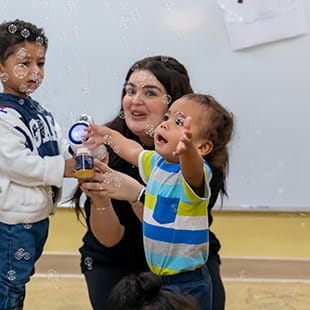 تجارب رائعة | دار حضانة الشمس المشرقة - 03 - Feature Cards Pattern - Creativity and Culture