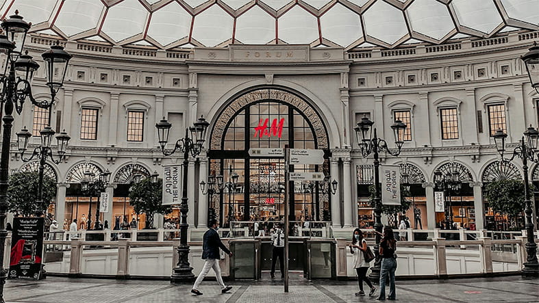 الانتقال إلى الكويت | دار حضانة الشمس المشرقة في الكويت - 02 - Feature Cards Pattern